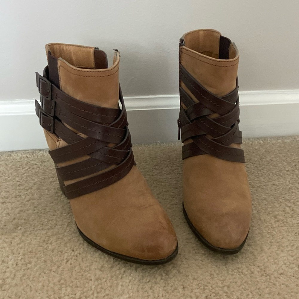 Ankle height Heeled Boots